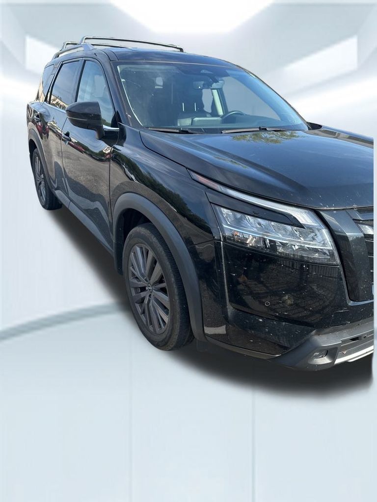 2023 Nissan Pathfinder SL photo 4
