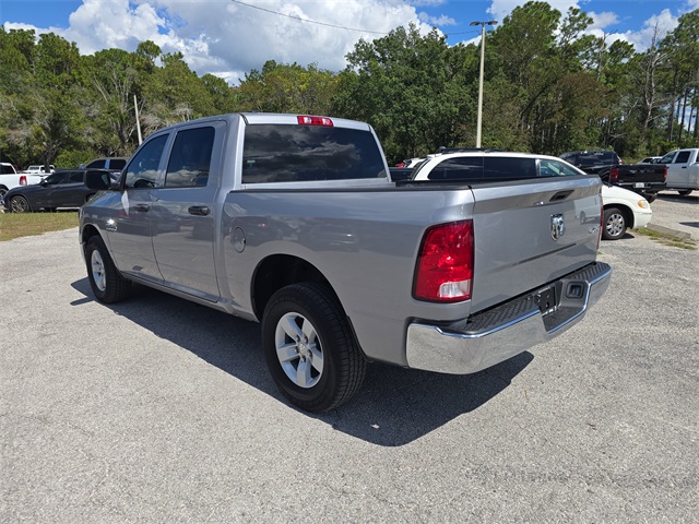 2023 Ram 1500 Classic Tradesman photo 3