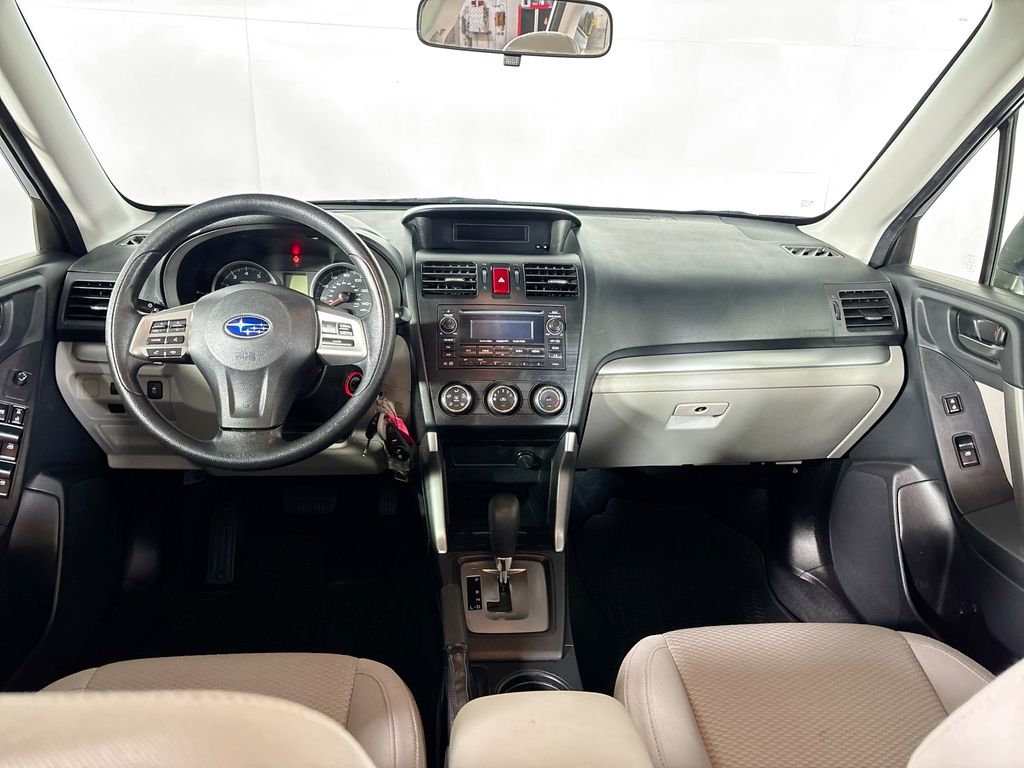 2014 Subaru Forester 2.5i photo 11