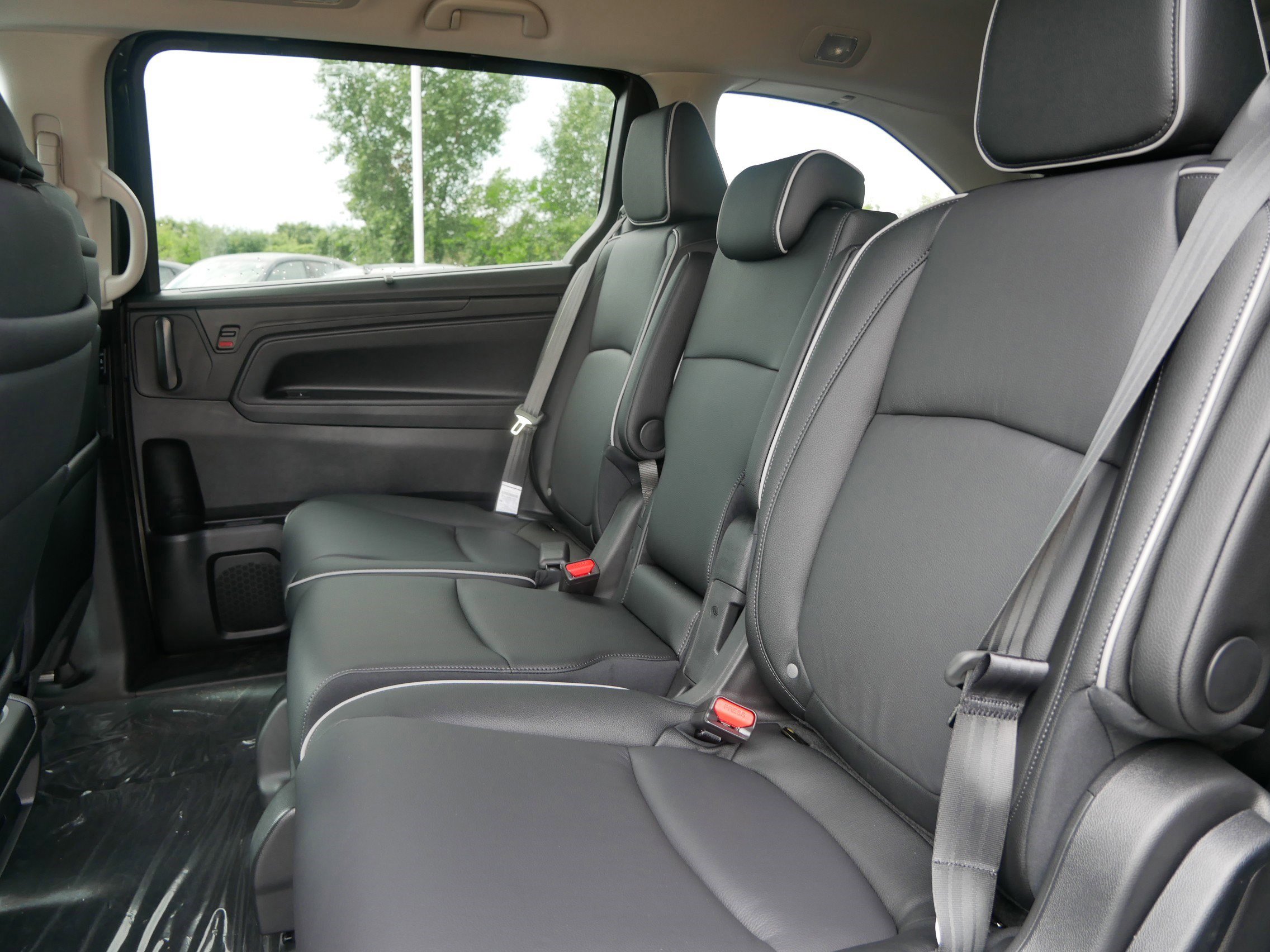 2026 Honda Odyssey Touring photo 12