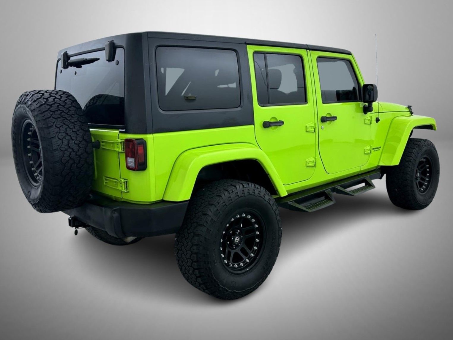 2013 Jeep Wrangler Unlimited Sahara photo 5