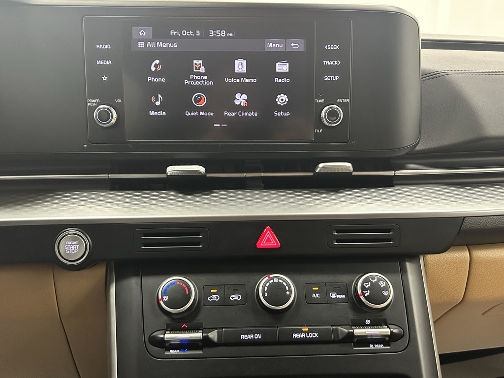 2024 Kia Carnival LX photo 18