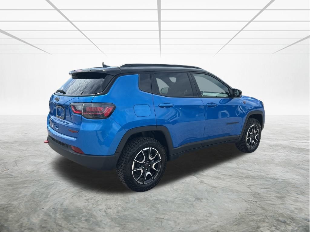 2025 Jeep Compass Trailhawk photo 4