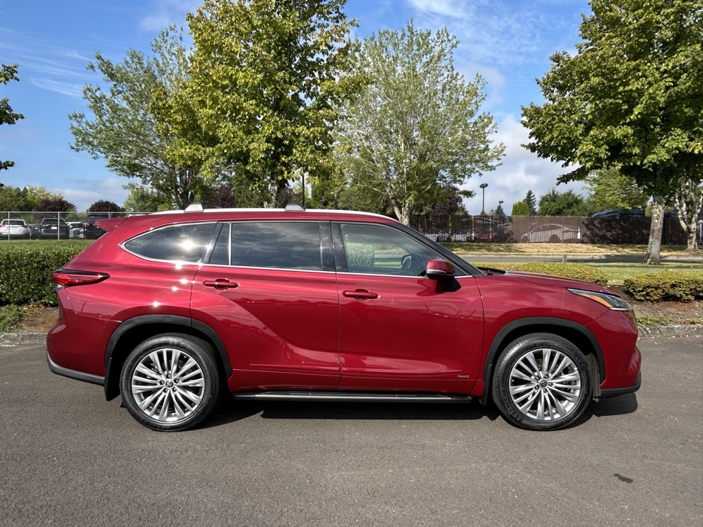 2022 Toyota Highlander Hybrid Platinum photo 4