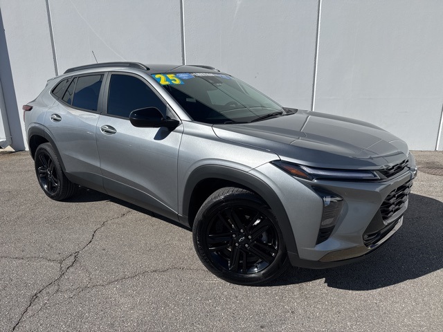 Used 2025 Chevrolet Trax Activ with VIN KL77LKEP0SC092202 for sale in Kansas City