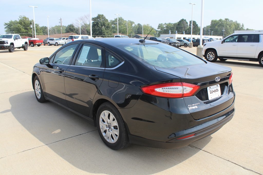 2014 Ford Fusion S photo 5