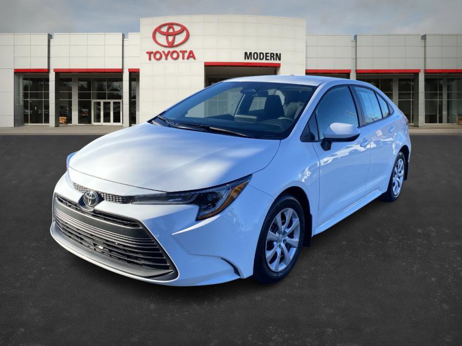 2025 Toyota Corolla LE's photo