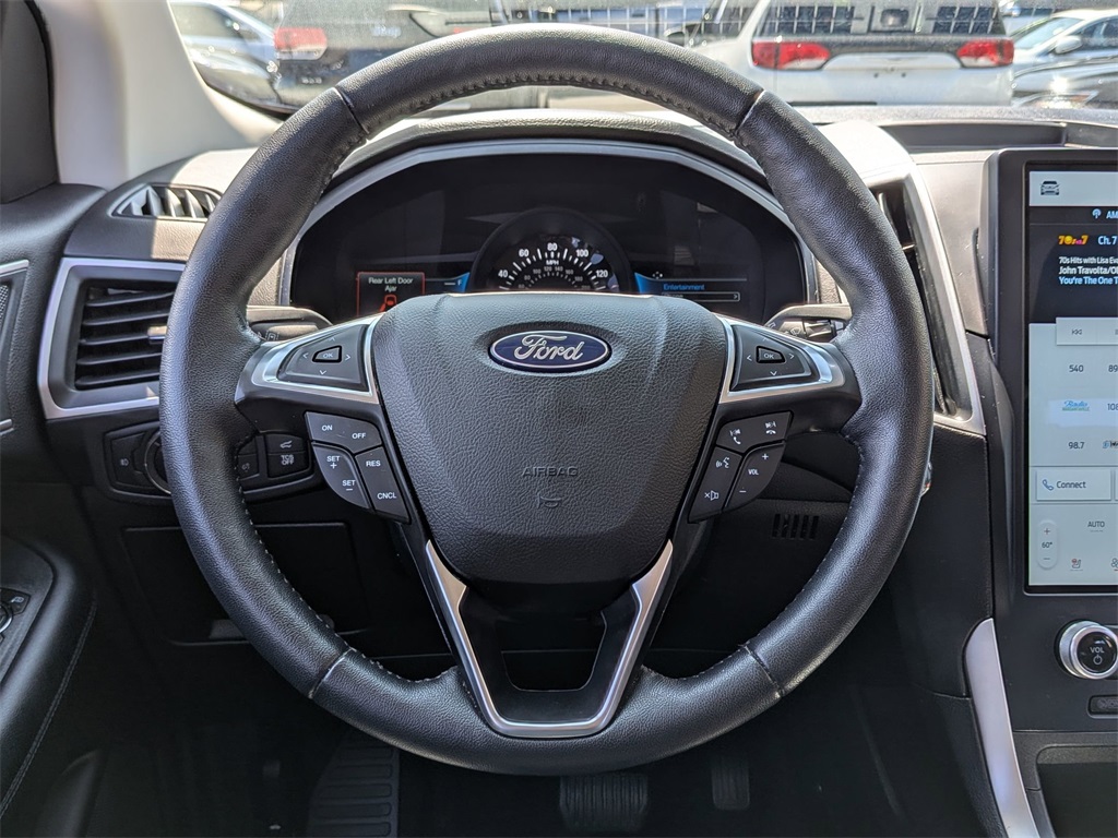 2022 Ford Edge SEL photo 12
