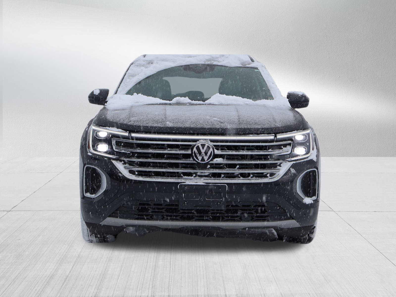 Used 2024 Volkswagen Atlas SE w/Tech with VIN 1V2HR2CA8RC524340 for sale in Kansas City