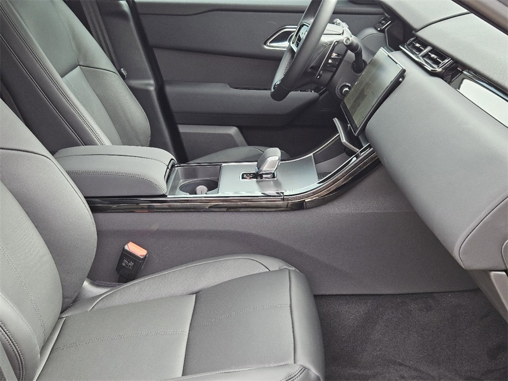 2025 Land Rover Range Rover Velar SE photo 12