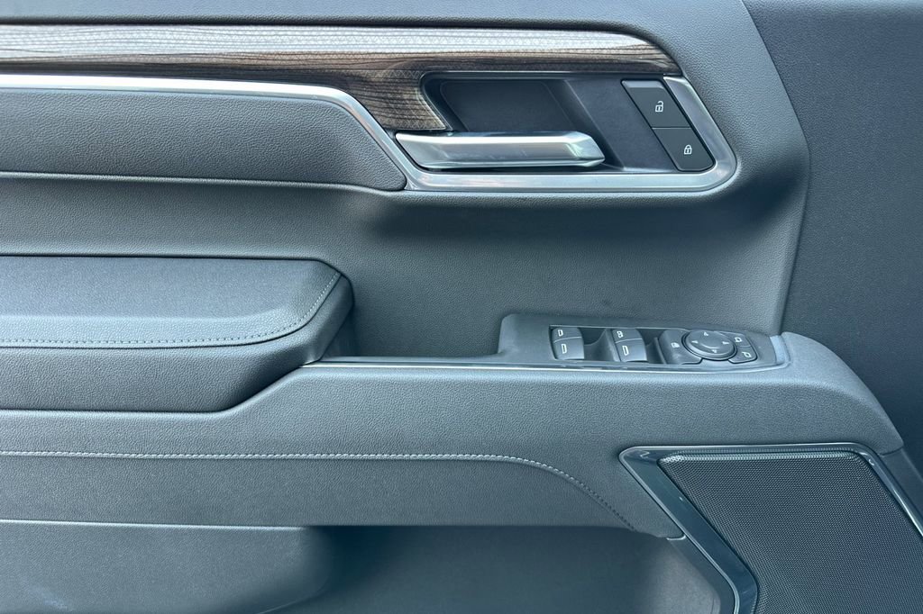 2025 Chevrolet Silverado 1500 LT photo 11