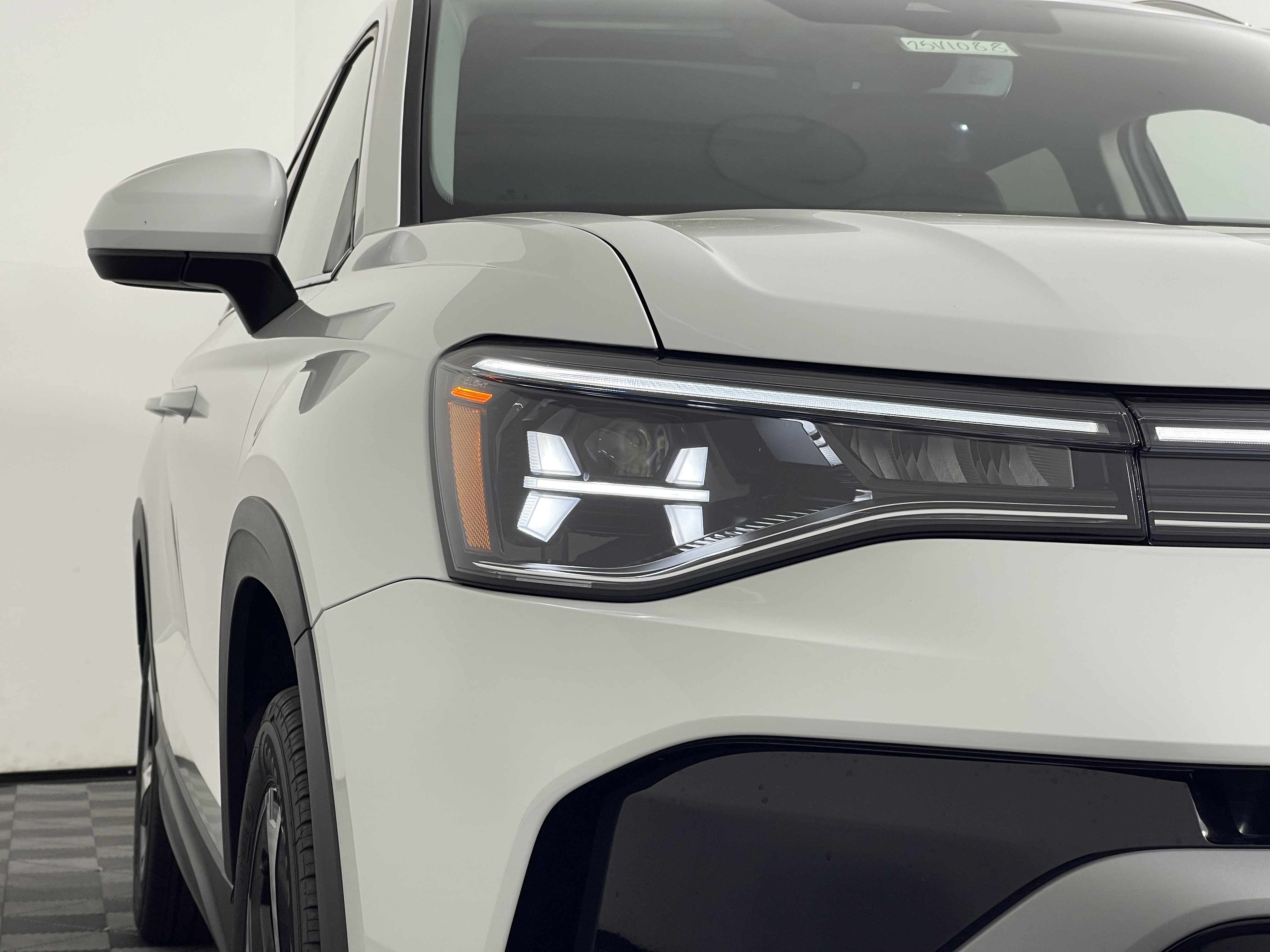 2025 Volkswagen Taos SEL photo 3