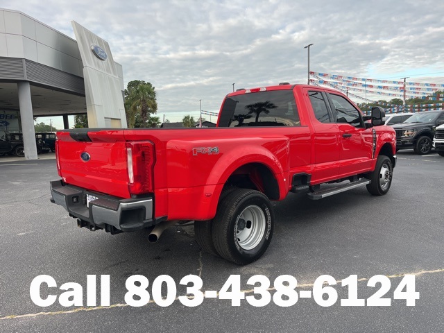 2023 Ford F-350 XLT photo 2