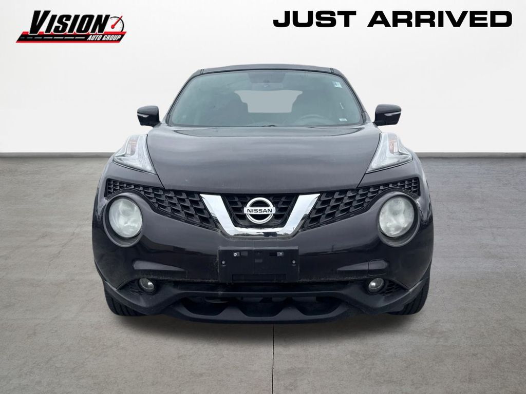 2017 Nissan Juke SL photo 2