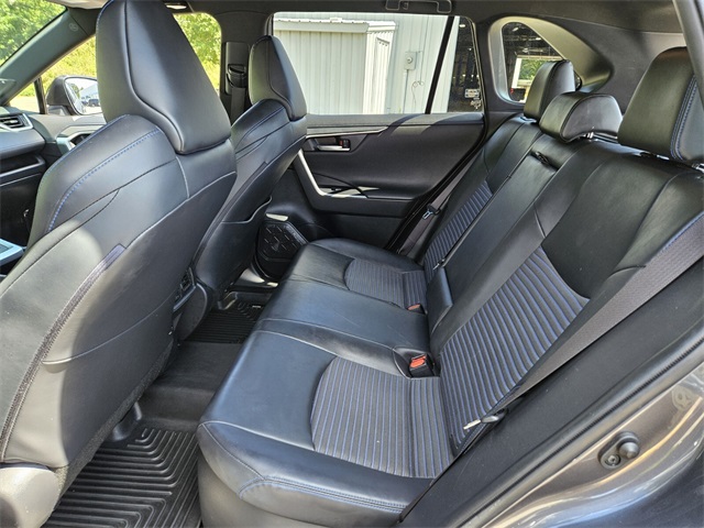 2020 Toyota RAV4 Hybrid XSE photo 9