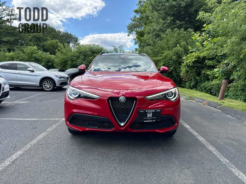 2022 Alfa Romeo Stelvio Ti photo 8