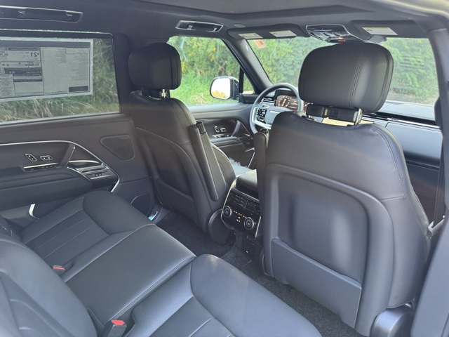 2025 Land Rover Range Rover SE photo 22