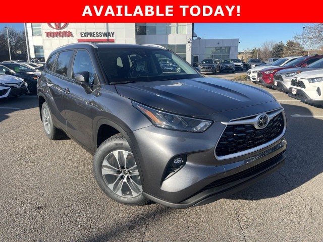 New 2024 Toyota Highlander XLE For Sale in Boston, MA | Expressway Toyota
