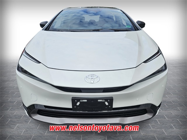 2025 Toyota Prius XLE photo 2