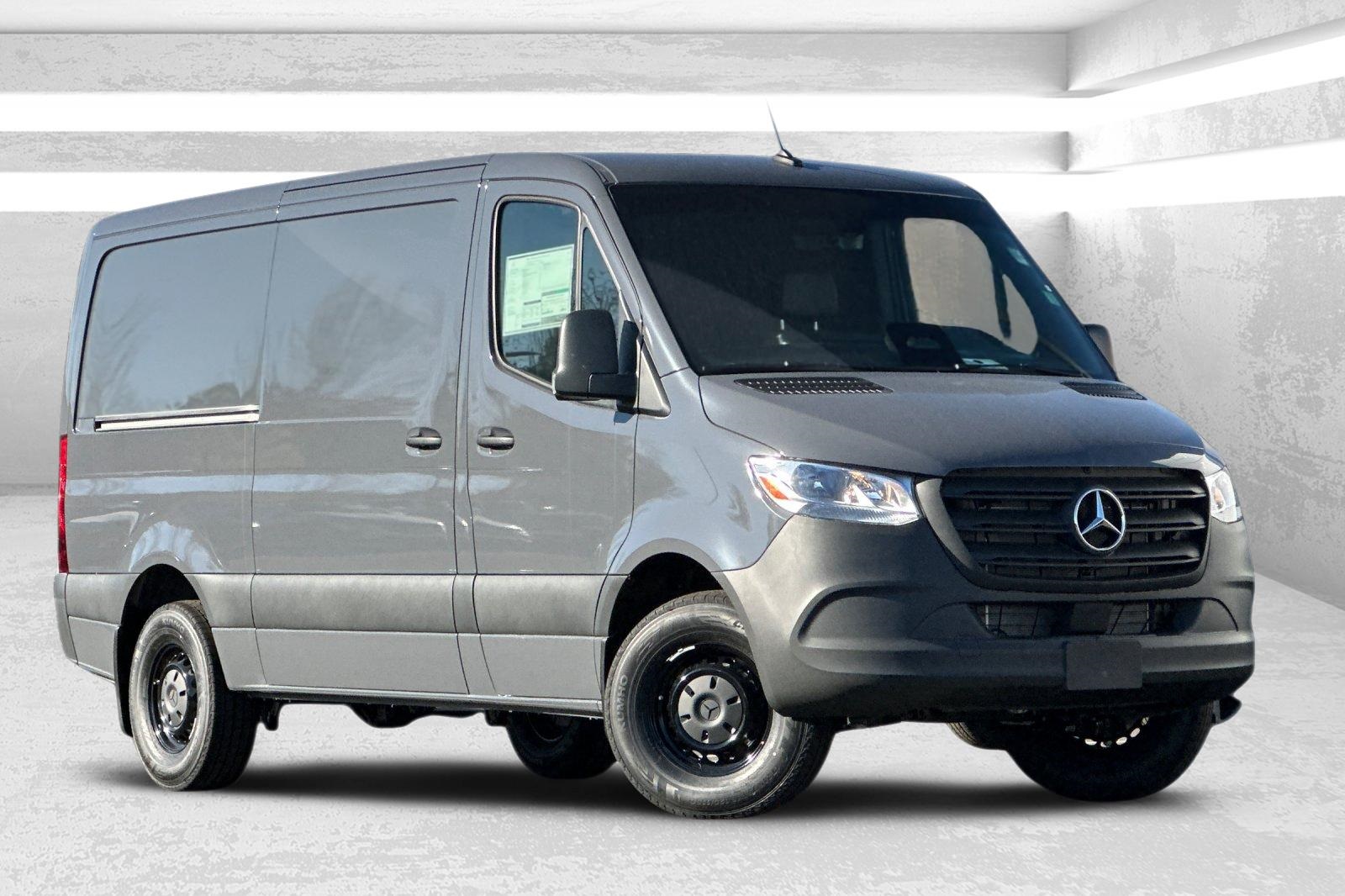 2026 Mercedes-Benz Sprinter Cargo Van Base's photo