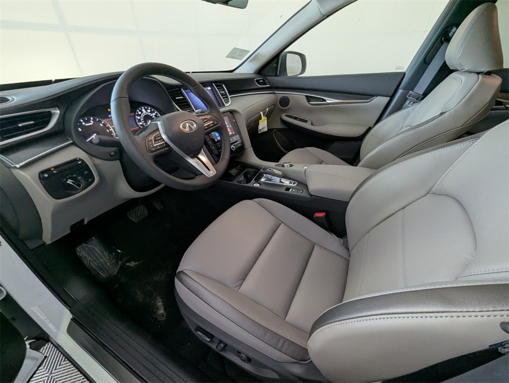 2025 Infiniti QX50 Luxe AWD photo 6