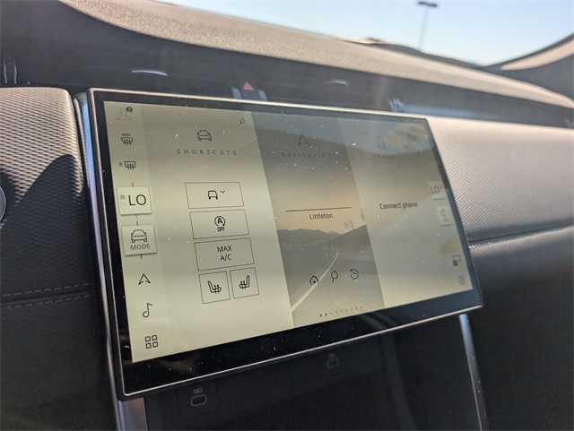 2025 Land Rover Discovery Sport SE photo 8
