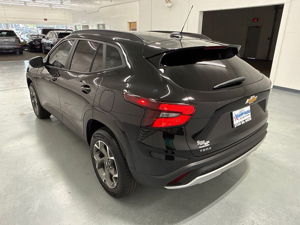 2026 Chevrolet Trax LT photo 5