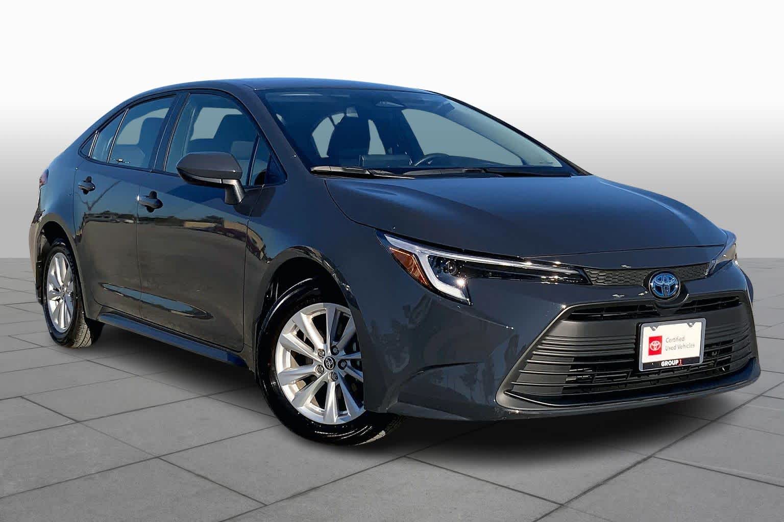 Used 2025 Toyota Corolla LE with VIN JTDBCMFE2S3089565 for sale in Northfield, Minnesota