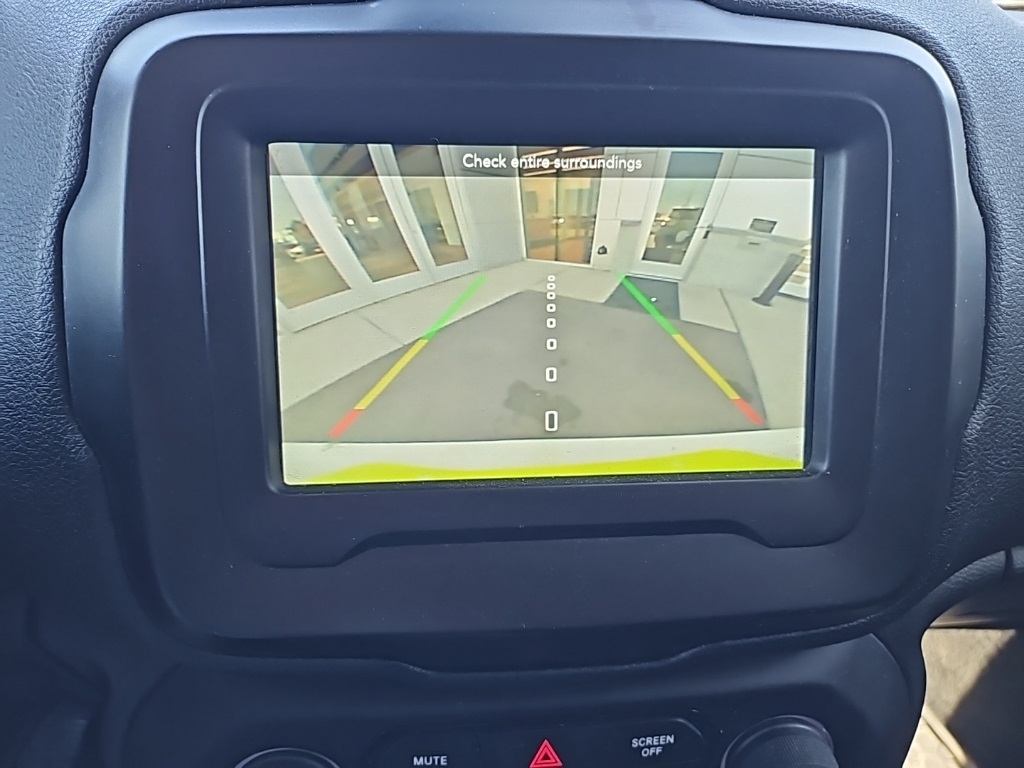 2019 Jeep Renegade Latitude photo 28
