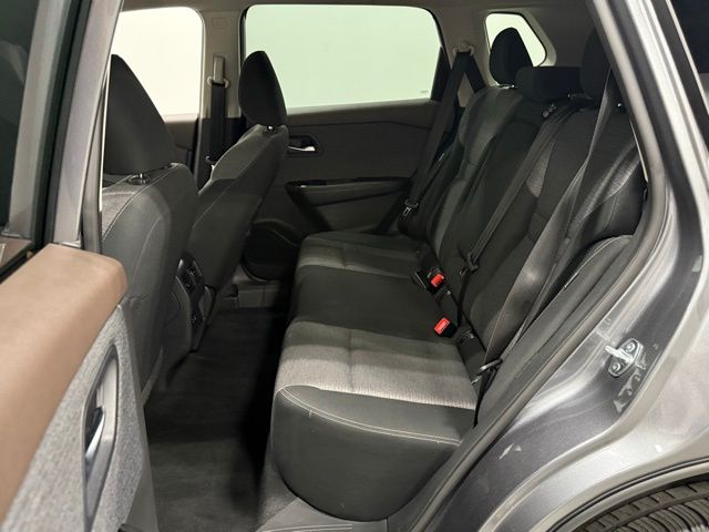 2023 Nissan Rogue SV photo 23
