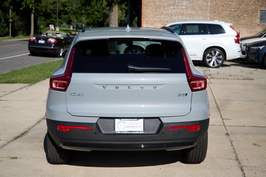 2026 VOLVO XC40 - Image 7