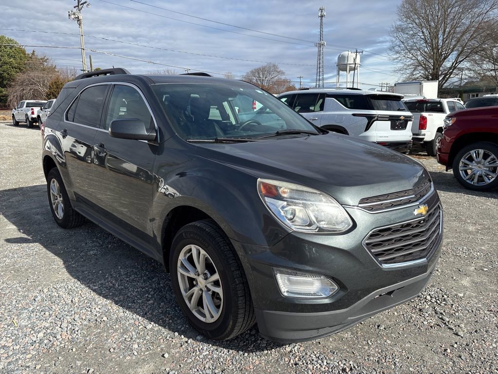 2017 Chevrolet Equinox LT's photo