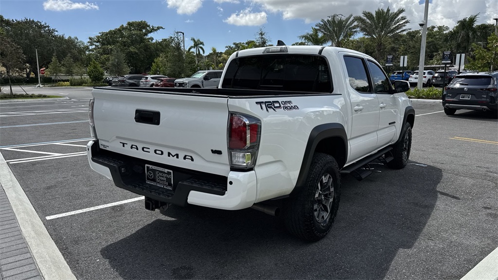 2022 Toyota Tacoma TRD Off-Road photo 2