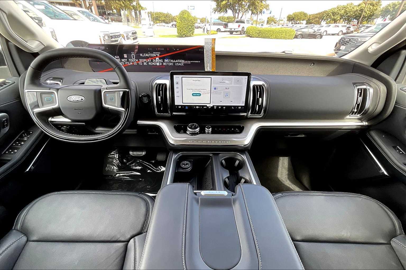 2025 Ford Expedition Platinum photo 2