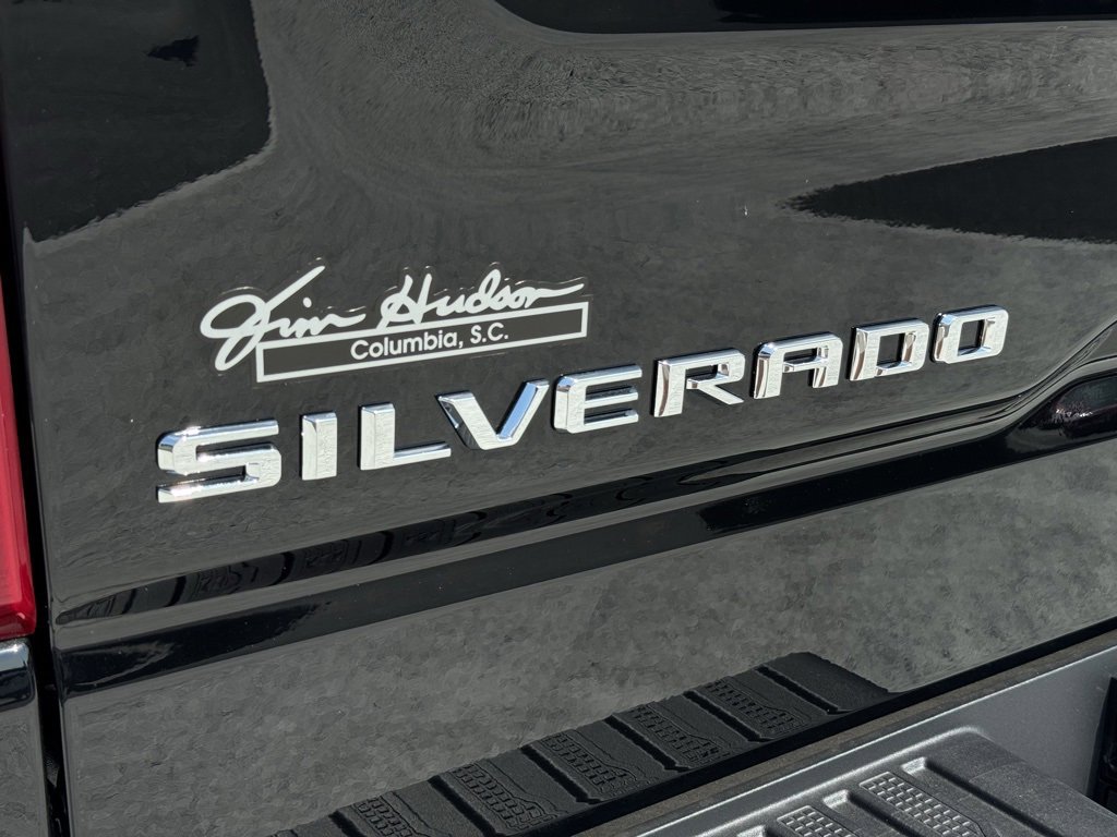 2025 Chevrolet Silverado 1500 RST photo 13
