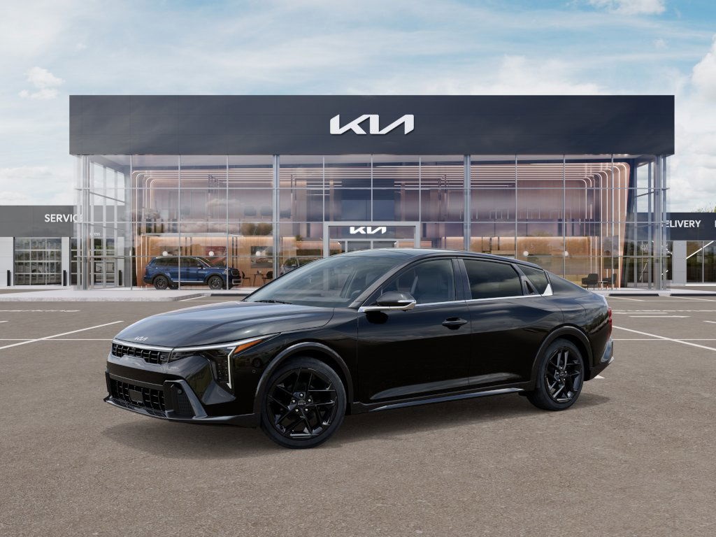 2025 Kia K4 GT-Line Turbo photo 2