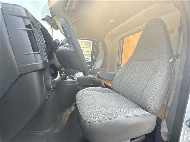 2024 Chevrolet Express Cutaway 3500 photo 6