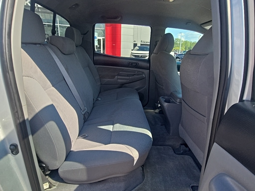 2010 Toyota Tacoma Base photo 16