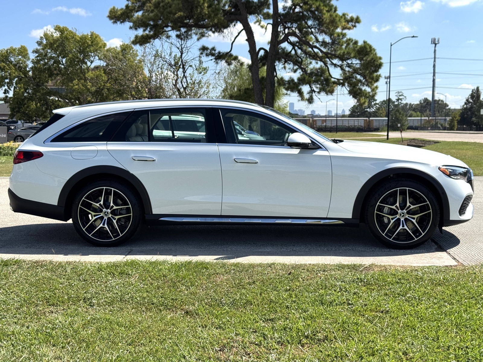 2026 Mercedes Benz E 450 4MATIC All-Terrain Wagon photo 2