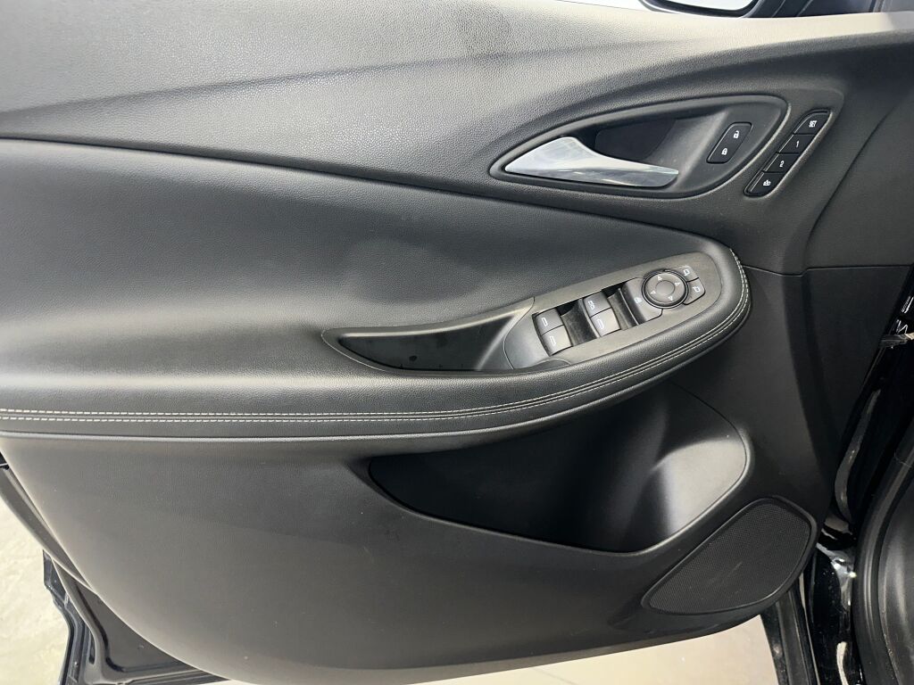 2021 Buick Encore GX Essence Sport photo 5