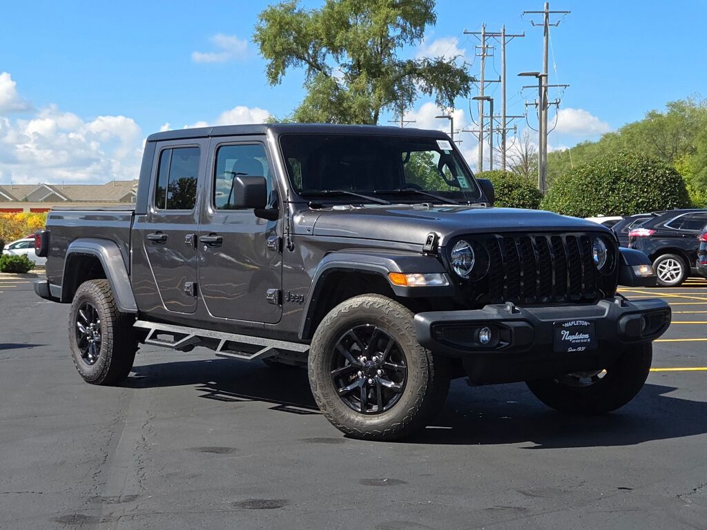 2022 Jeep Gladiator Altitude photo 2