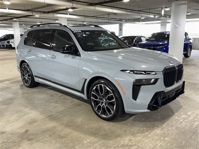 2024 BMW X7 M60i's photo