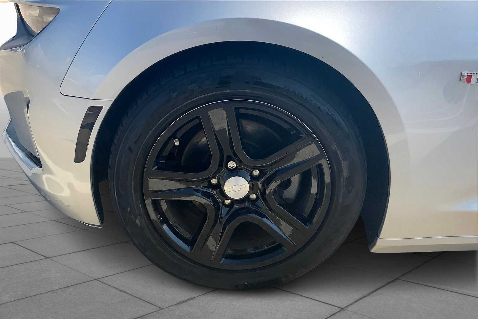 2019 Chevrolet Camaro 1LT photo 7