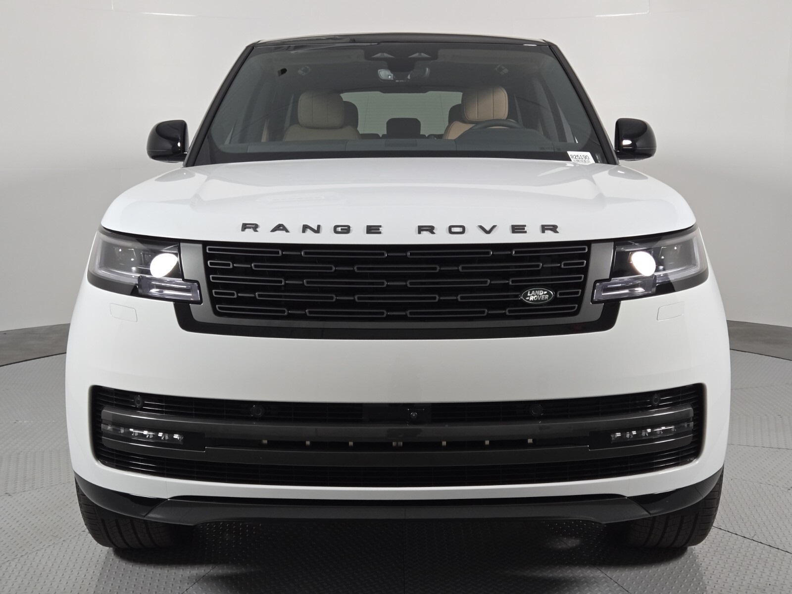 2025 Land Rover Range Rover SE photo 8