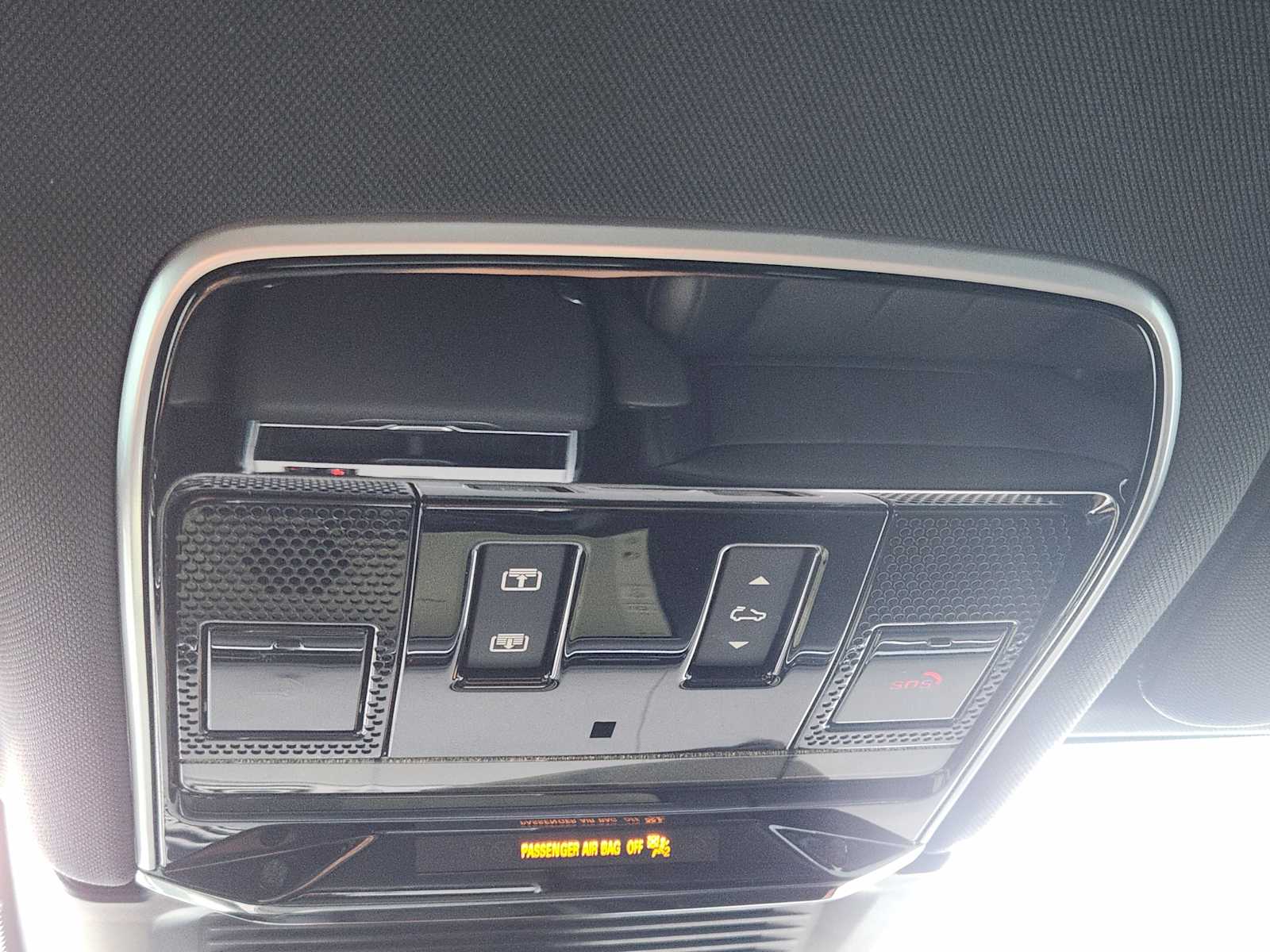 2024 Land Rover Range Rover SE photo 17