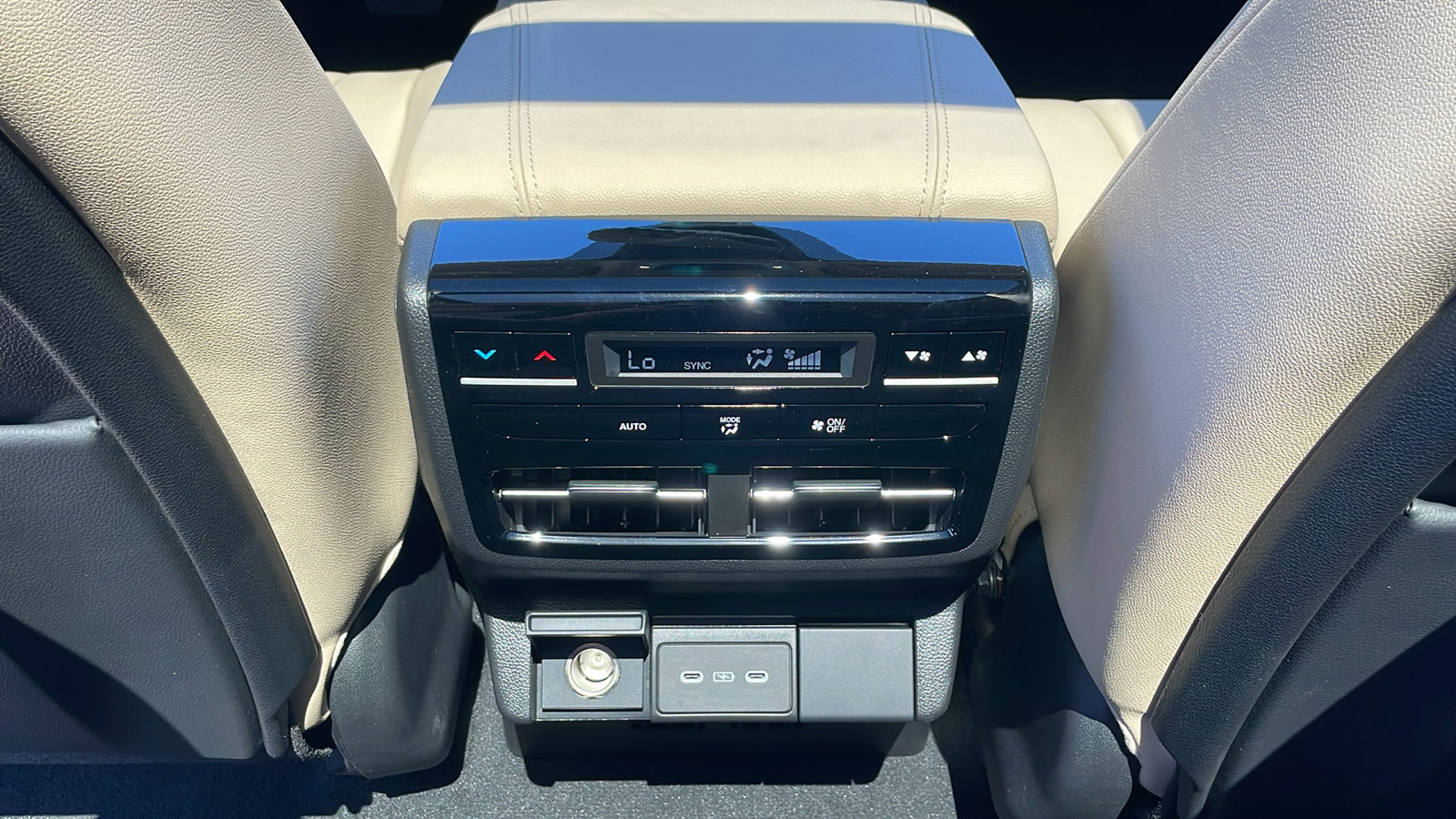 2026 Acura MDX SH-AWD photo 12