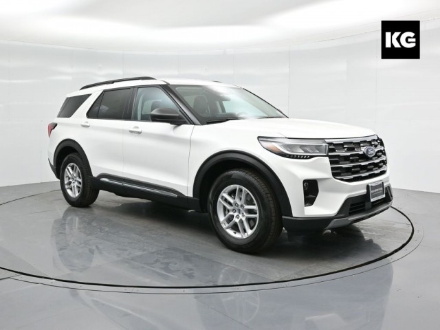 2025 Ford Explorer Active's photo