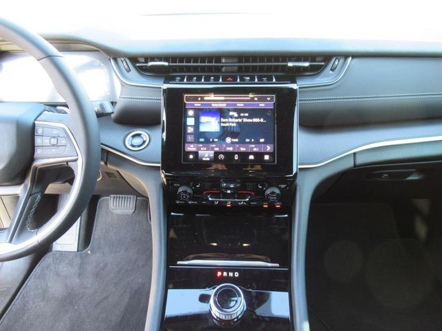 2025 Jeep Grand Cherokee Laredo X photo 18