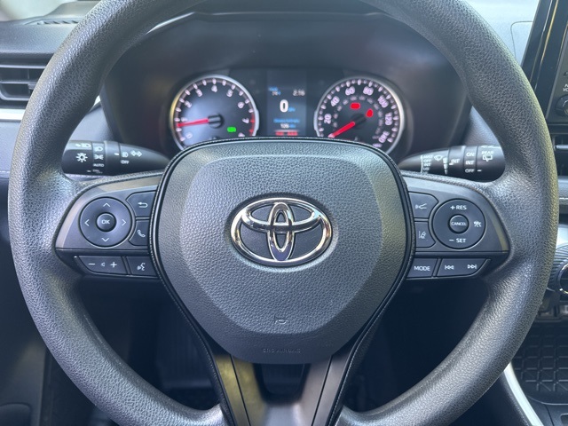 2021 Toyota RAV4 XLE photo 24