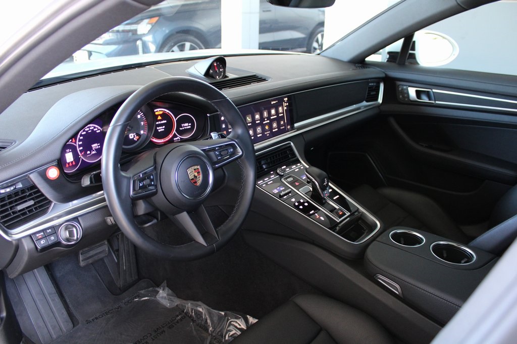 2023 Porsche Panamera 4 Platinum photo 2